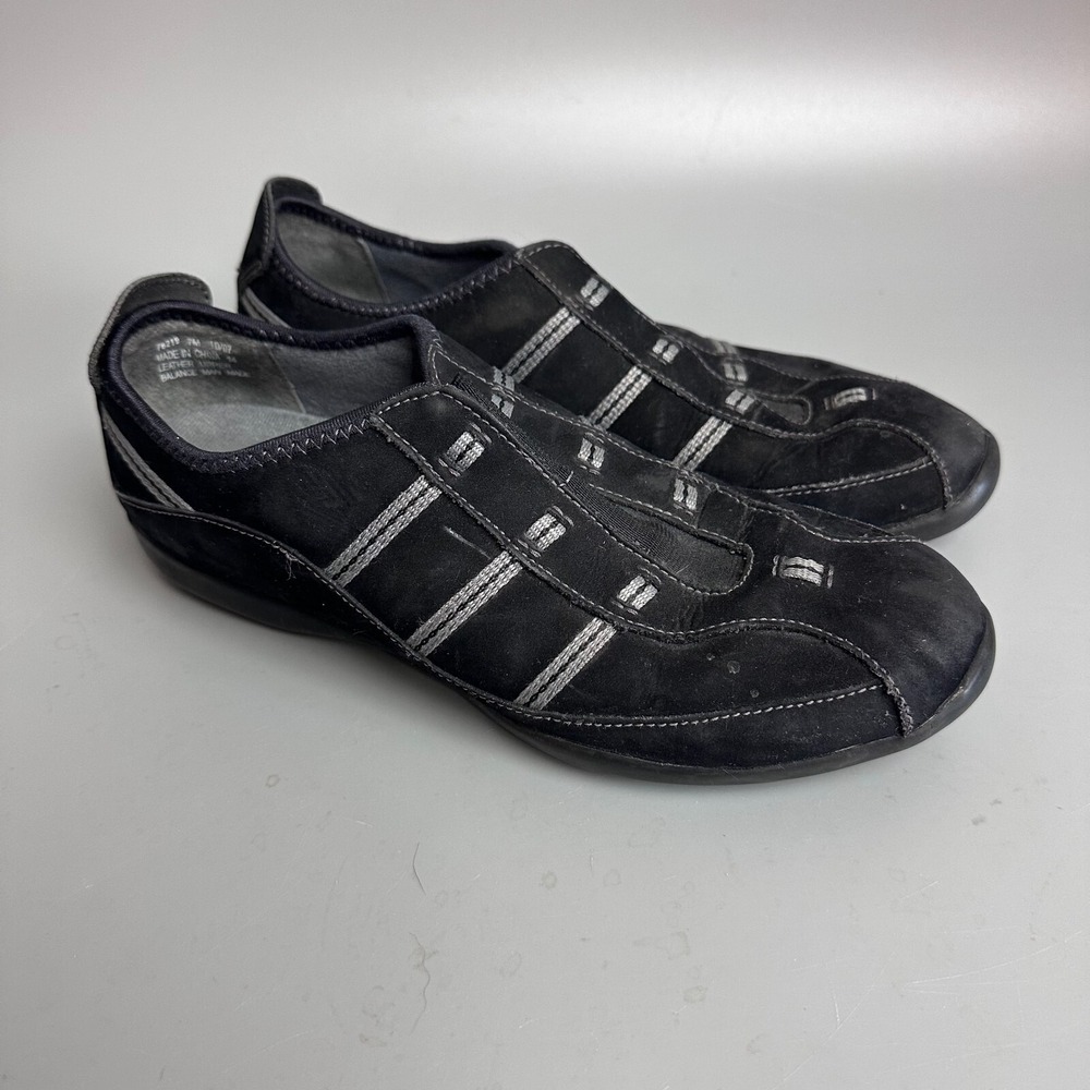 Clarks Privo Womens 7M Black Nubuck Leather Slip On Sneakers Striped Accent